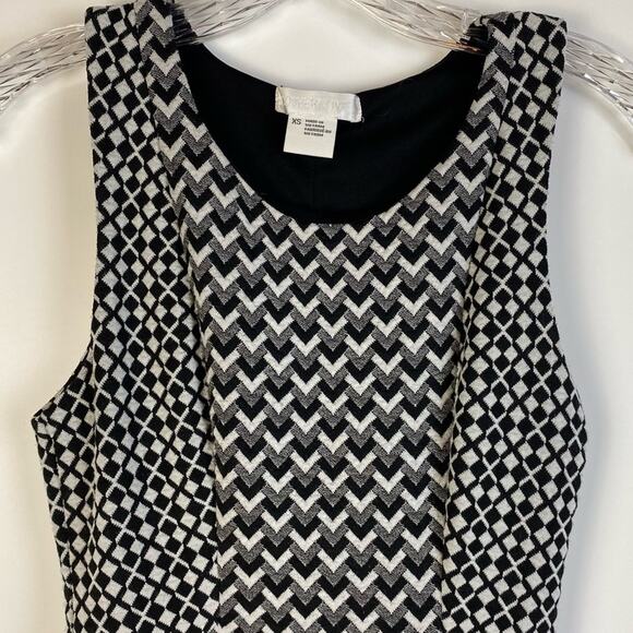 COOPERATIVE CHEVRON ARGYLE BLACK AND WHITE SLEEVELESS DRESS SIZE XS - Picture 2 of 10